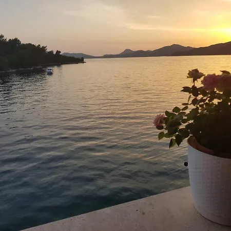 Melany Διαμέρισμα *