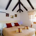 Melany Apartman