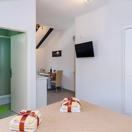Melany Apartman